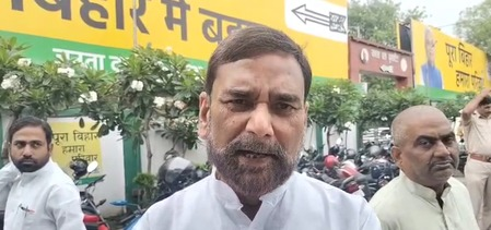 <div>BJP, JD(U) call Cong ‘helpless’ as Pappu Yadav, Kanhaiya Kumar stopped from boarding LoP Gandhi’s vehicle</div>