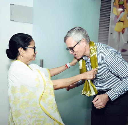 <div>Centre should ensure security for tourists in J&K: Mamata Banerjee</div>