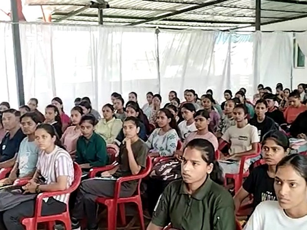 <div>MP: Under ‘Sashakt Vahini’ Yojana, girl students get training for appointment in police force</div>