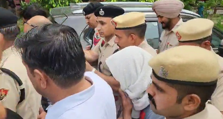 <div>Gurugram murder: Tennis star’s killer father sent to police custody for a day</div>