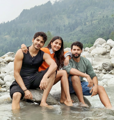 <div>Ishaan Khatter’s trip with Siddhant Chaturvedi & Pooja Hegde is filled with epic views & peak drama</div>