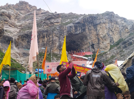Over three lakh perform Amarnath Yatra in 18 days
