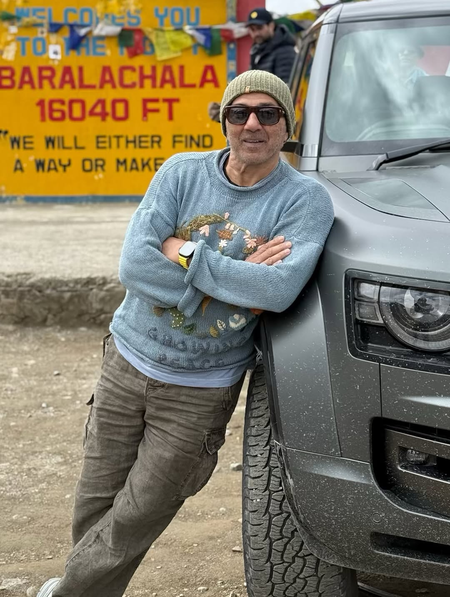 Sunny Deol flaunts a fresh clean-shaven look as he relaxes at a mountain getaway after wrapping up ‘Border 2’