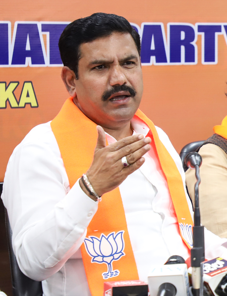 <div>Horse trading of MLAs within Congress has begun, says K’taka BJP</div>