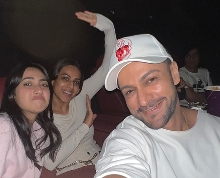 Shalin ‘doesn’t know’ how to take selfies, Nia says her ‘friend doesn’t give up’