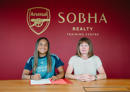 <div>Arsenal sign Olivia Smith for world-record women’s transfer fee</div>