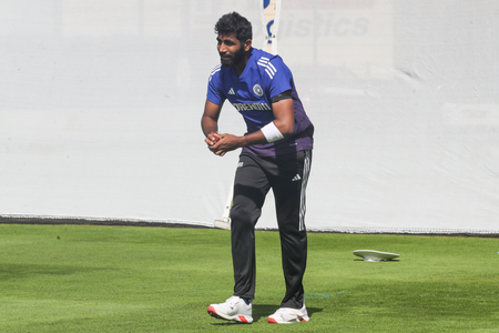 <div>‘Jassi bhai will play’: Siraj confirms Bumrah’s participation in fourth Test</div>
