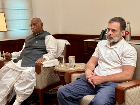 <div>Kharge & Rahul assure full support for restoration of statehood to J&K</div>