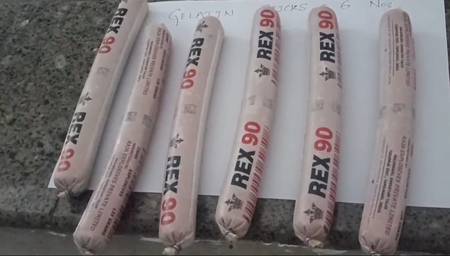 <div>Bomb scare at Bengaluru’s Kalasipalya bus stand, gelatin sticks, detonators seized</div>