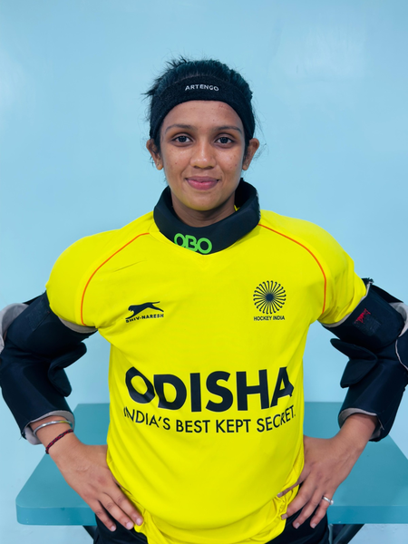 <div>Young goalkeeper Samiksha Saxena aspires to soar under veteran Savita and coach Harendra Singh’s guidance</div>