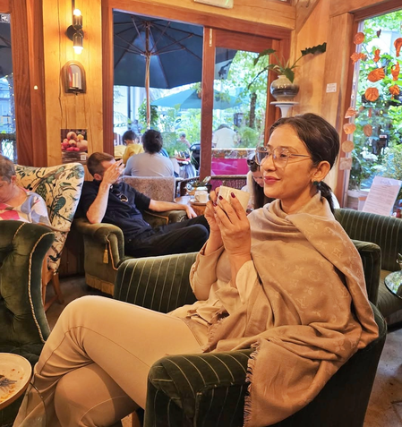 Manisha Koirala finds monsoon bliss in chai and a slice of cake