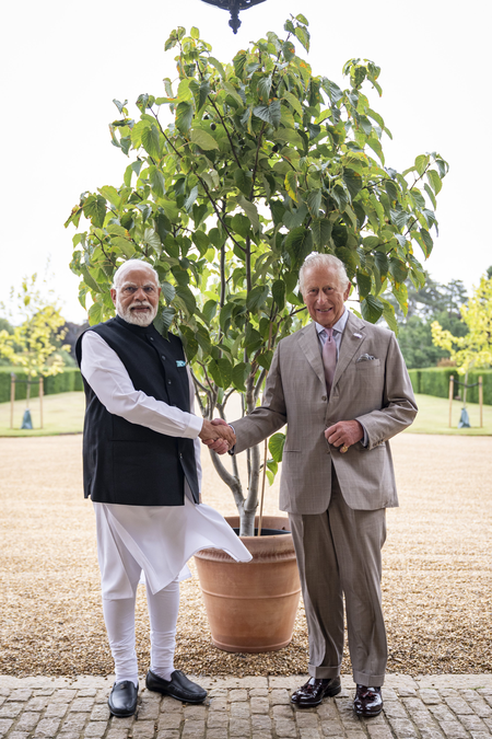 <div>PM Modi meets King Charles at Sandringham House, gifts him tree sapling inspired by ‘Ek Ped Maa Ke Naam’ initiative</div>
