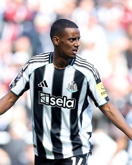 <div>‘We’d be upset if Isak leaves’, says Newcastle defender Dan Burn</div>