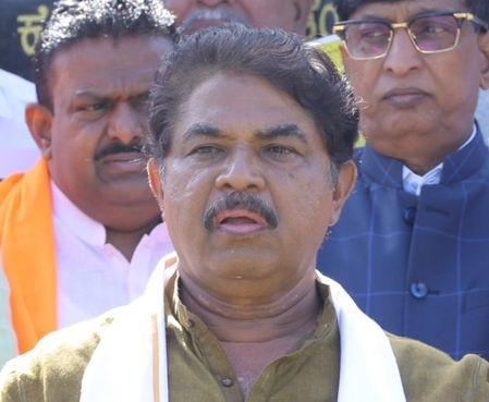 Slugfest between Siddaramaiah and Shivakumar has crossed all limits: K’taka BJP