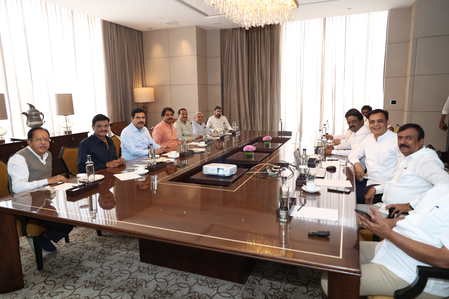 K’taka: BJP MLAs discuss tunnel project, city division; to raise issues in monsoon session