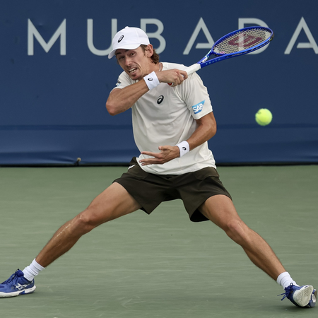 De Minaur beat Moutet to reach Washington final