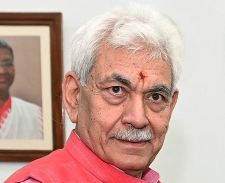 <div>KU students must be employed to build a greater future for India: J&K L-G</div>