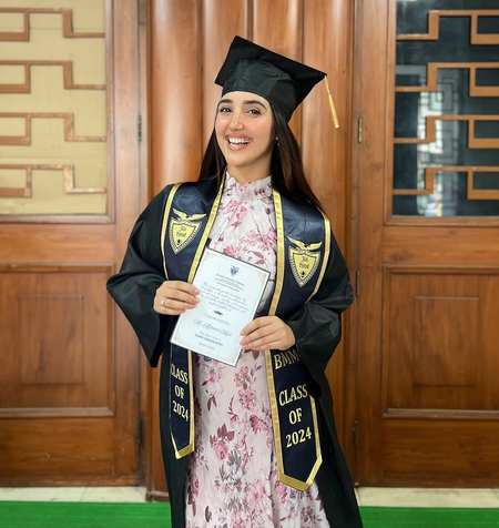 <div>Ashnoor Kaur celebrates her convocation, says her college journey shaped ‘who she is today’</div>