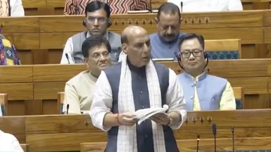 <div>Blatantly false and misleading: Rajnath Singh rejects Oppn’s claims of Op Sindoor pause under pressure</div>