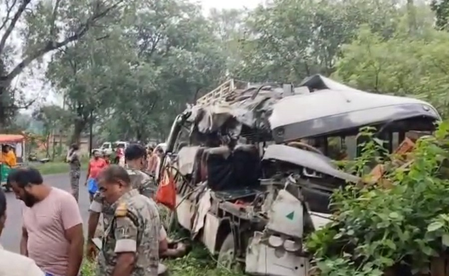 <div>‘Extremely tragic’, PM Modi condoles loss of lives in Jharkhand’s Deoghar road accident</div>