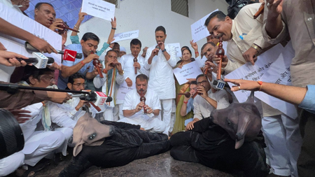 MP Congress MLAs stage symbolic flute protest on Nag Panchami, slam govt over jobs
