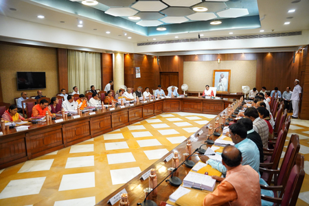 <div>On International Tiger Day, CM Mohan Yadav asks ‘Why is the lion king?’</div>