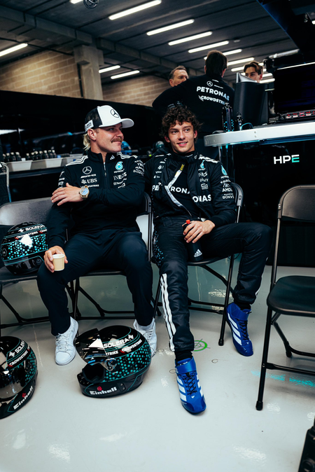 <div>Formula 1: Hamilton Defends ‘fantastic’ Kimi Antonelli amid rookie season struggles</div>