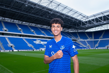 Everton sign Adam Aznou from Bayern Munich on a four-year deal