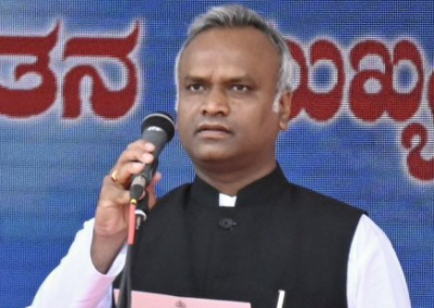 <div>RSS is cancer, BJP’s love towards it superficial, says Priyank Kharge after ban remarks</div>