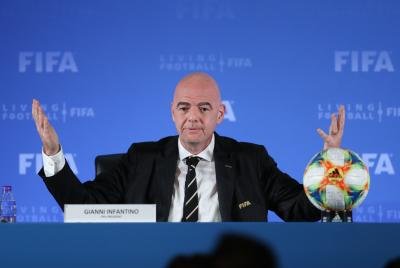 <div>FIFA chief Infantino offers support to England’s Jess Carter after online racist abuse</div>