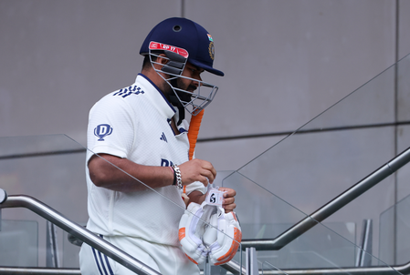 <div>‘I had seen Anil Kumble…’: Ex-cricketers hail Pant’s ‘act of courage’ in Manchester</div>