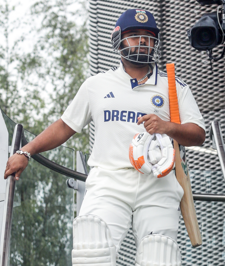 <div>Pant’s ‘never giving up’ mantra gets another powerful chapter in Manchester</div>
