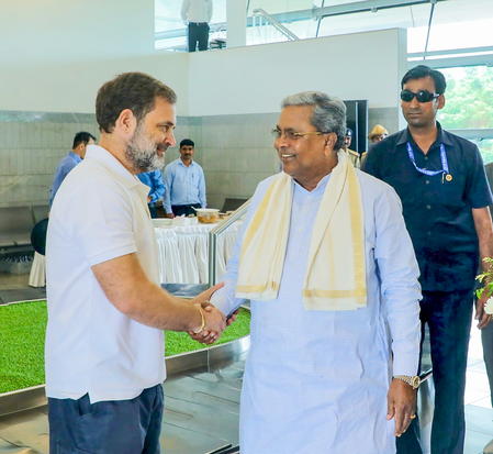 <div>Despite BJP mocking LoP Gandhi, he was proven right repeatedly: K’taka CM</div>