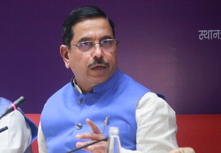 <div>How did you win K’taka Assembly election, Pralhad Joshi asks Rahul amid LoP’s ‘poll fraud’ claim</div>