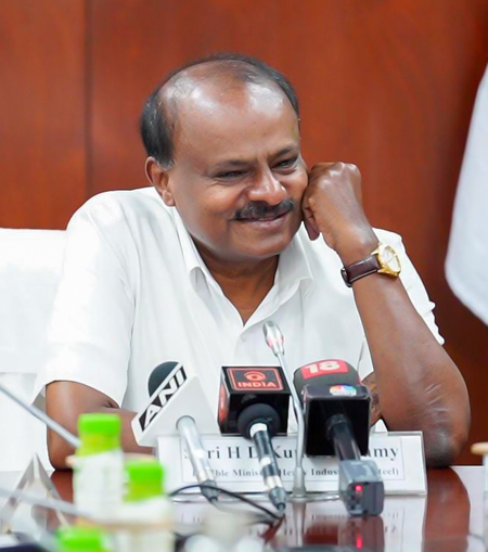 Flood of lies against EC, slams Kumaraswamy; you prove documents are wrong, says Congress