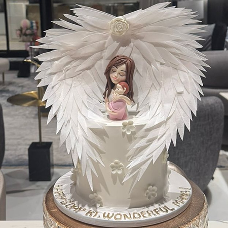 Kiara Advani celebrates ‘most special’ b’day with baby, husband and parents