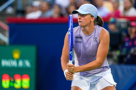 Swiatek beats Lys, Anisimova win over Raducanu to reach last 16 in Montreal