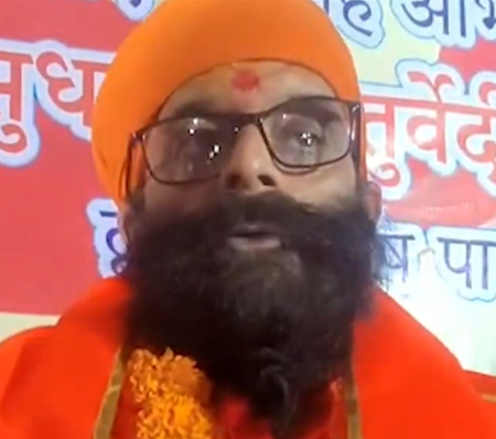 <div>Sudhakar Chaturvedi, acquitted in Malegaon blast case, honoured by ‘Rashtra Pratham’</div>