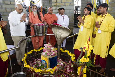 <div>Gujarat CM prays for progress in Bharuch’s Stambheshwar Mahadev shrine</div>