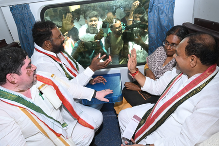 <div>T’gana Cong leaders set to begin 3-day protest in Delhi on Backward Class quota</div>