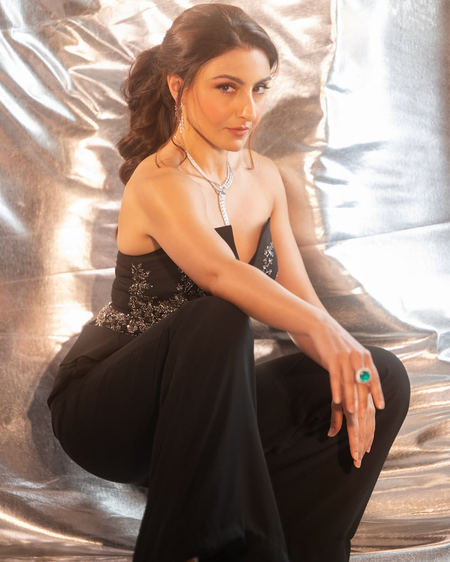 <div>Soha recalls mistaking her father’s Olympic torch run in 1987 for an ‘usual jog’</div>