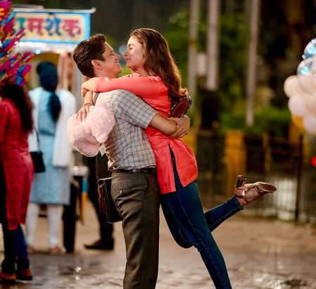 <div>Vijay Varma says ‘Darlings, I loves you all’ as the film turns 3</div>