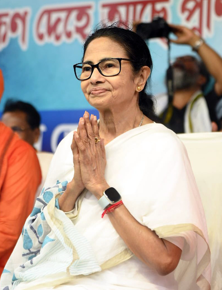 <div>Mamata Banerjee’s ‘eviction’ lies busted by her party MP, says BJP</div>
