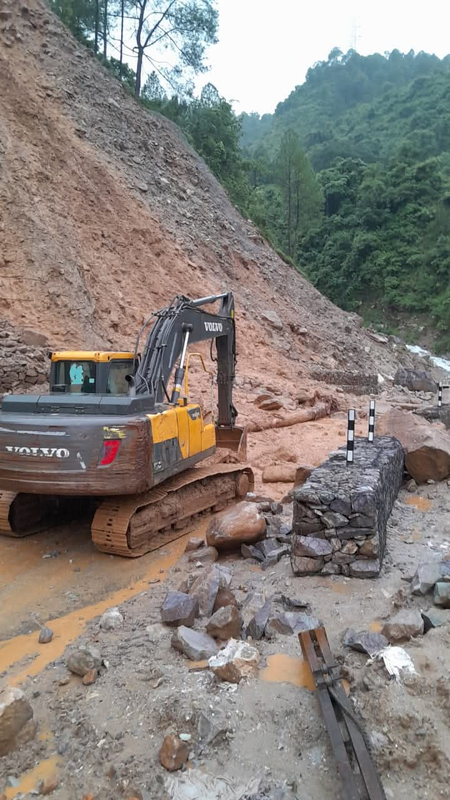 <div>Kedarnath Yatra halted, schools shut as torrential rain wreaks havoc in U’khand</div>