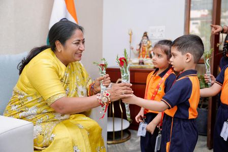 <div>Delhi CM celebrates ‘Raksha Bandhan’ with schoolchildren at Jan Seva Sadan</div>