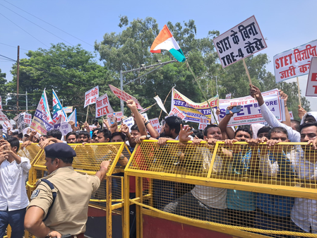 Bihar: STET aspirants stage massive protest in Patna, demand exam before TRE 4