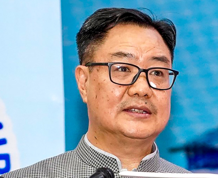 <div>Kiren Rijiju slams Rahul Gandhi for ‘attacking’ institutions, defends EC over voter list revision</div>