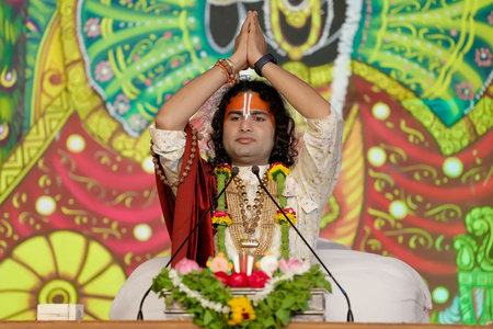 <div>Aniruddhacharya Maharaj clarifies controversial remarks, says ‘media showed only half the story’</div>
