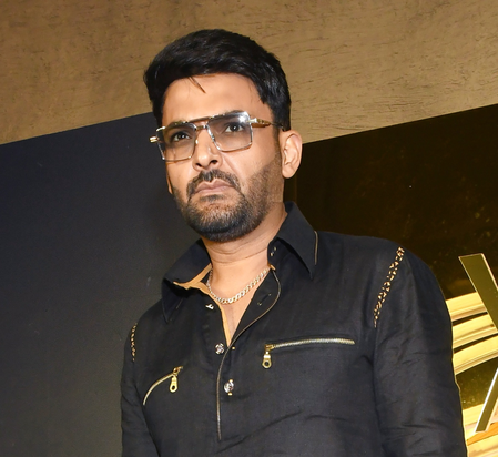 <div>Kapil Sharma’s Kap’s Cafe attacked again; Gangster Goldy Dhillon takes responsibility</div>