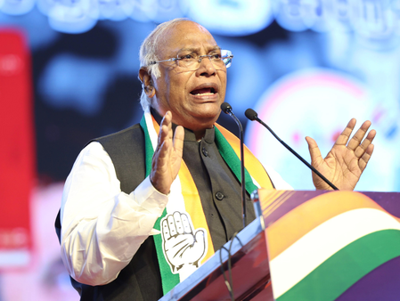 <div>Kharge to host dinner for INDIA bloc MPs amid ‘poll fraud’, SIR row</div>
